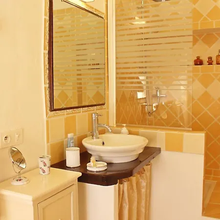 Demeure Cevenole Les Rameaux Bed & Breakfast Brissac