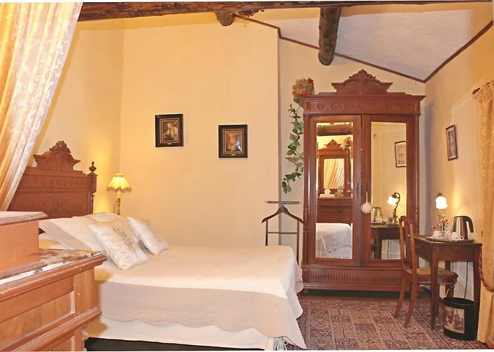 L'Oustal Des Rameaux Oda ve Kahvaltı 3*